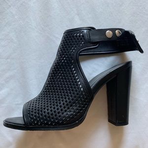 Open toe leather Mesh heels